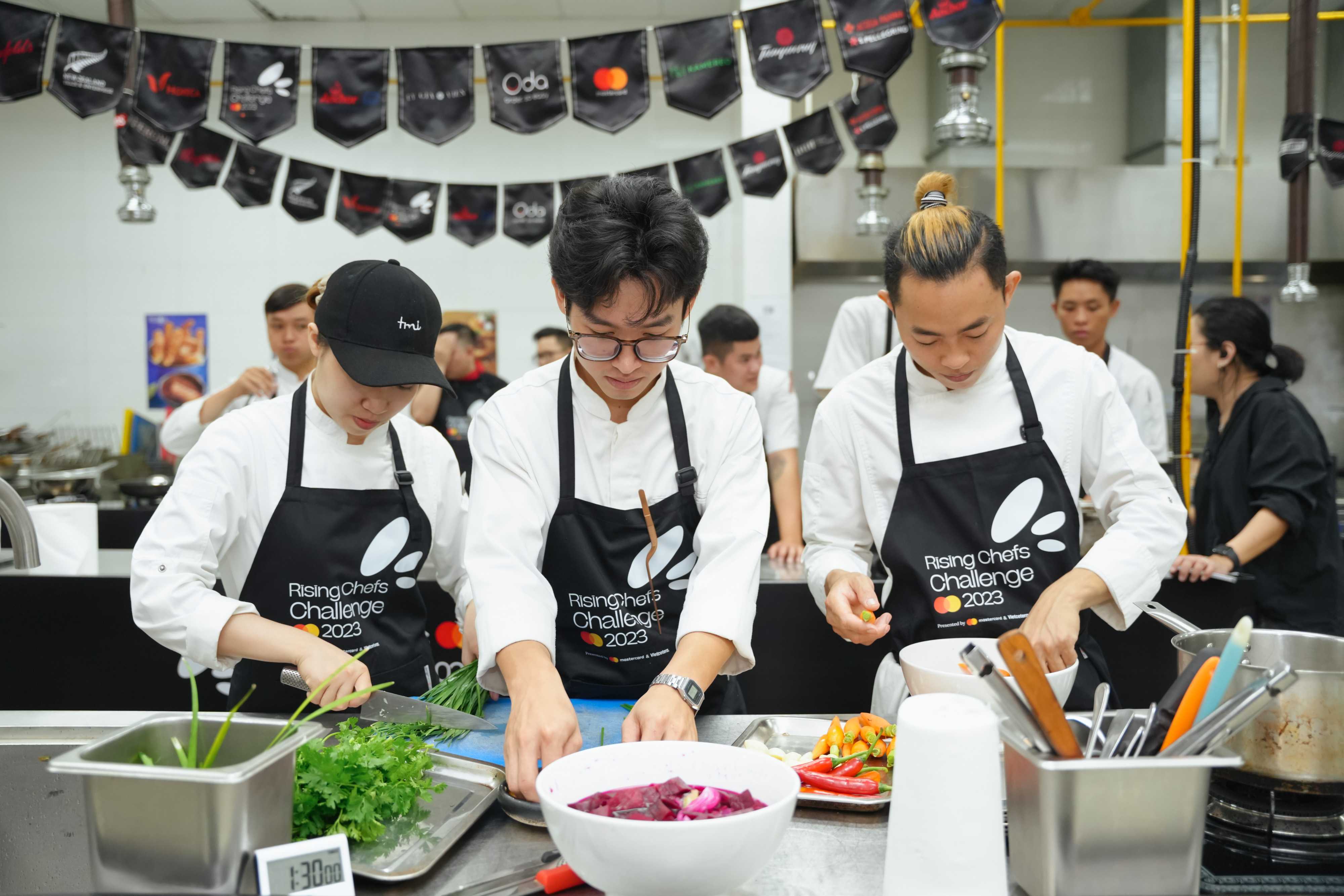 Các thí sinh chung kết Rising Chefs Challenge