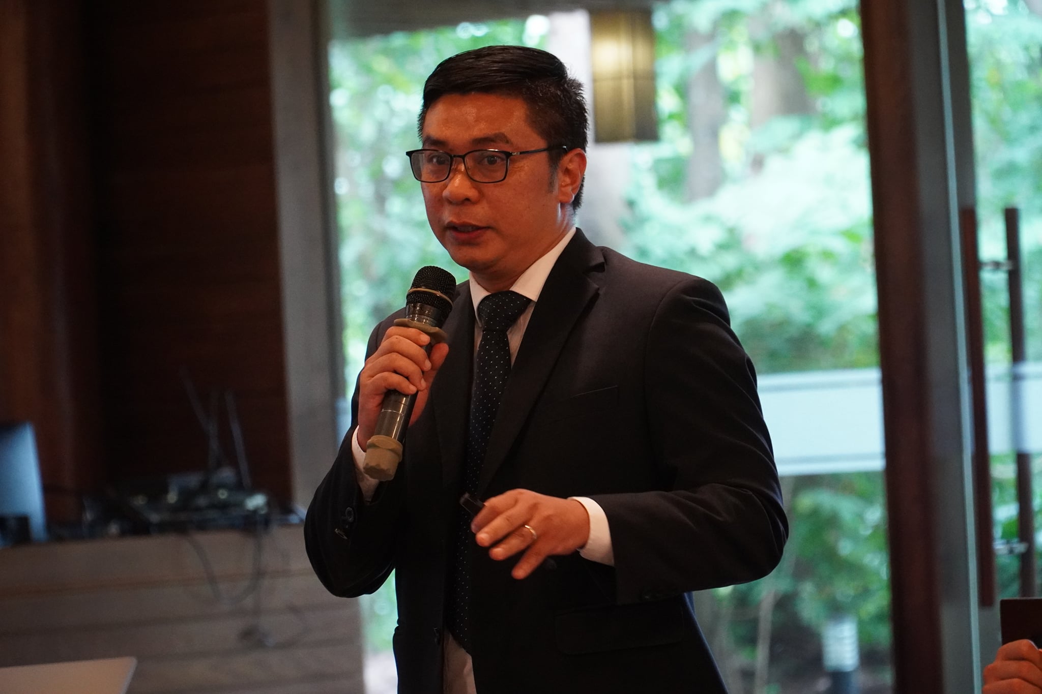 Nguồn Nguyễn Minh Tuấn