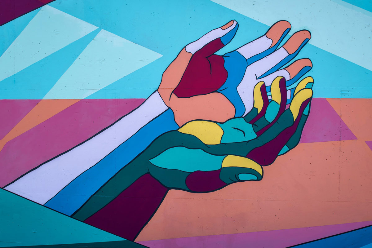 Cùng nhau vượt qua khó khăn này và chúng ta sẽ trở nên thân ái hơn | Nguồn Tim Mossholder Unsplash join hand