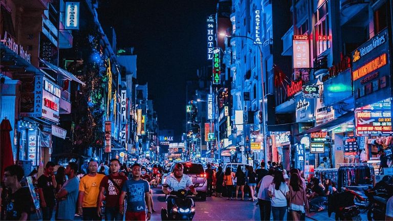 Bui Vien Walking Street by night. | Source: Vietnam Discovery