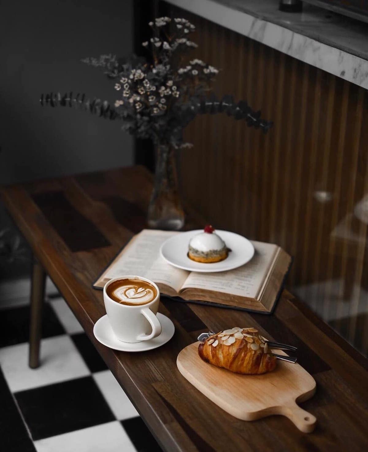 8 tiệm bánh nổi danh dành riêng cho tín đồ hảo ngọt ở Sài Gòn 4