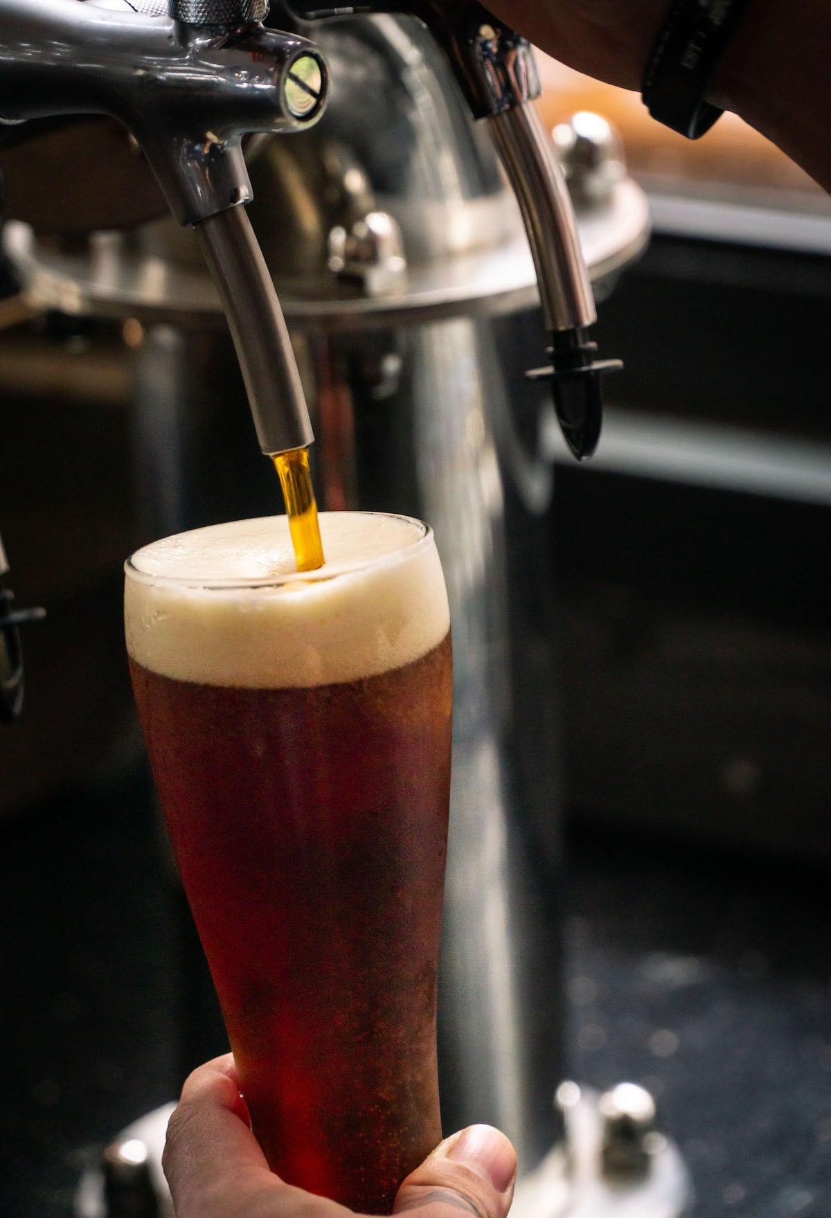 Bên cạnh thành phần chính là hoa nhài jasmine nguyên liệu mạch nha hổ phách amber malt cũng là yếu tố khiến dòng bia này có màu đỏ sẫm bắt mắt | Nguồn Pasteur Street Bên cạnh thành phần chính là hoa nhài jasmine nguyên liệu mạch nha hổ phách amber malt cũng là yếu tố khiến dòng bia này có màu đỏ sẫm bắt mắt Nguồn Pasteur Street
