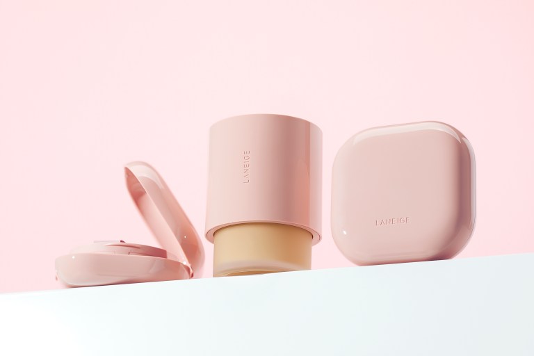 Sản phẩm kem nền cushion phấn từ Laneige với vẻ ngoài mềm mại và màu hồng pastel đẹp mắt| Nguồn Nylon