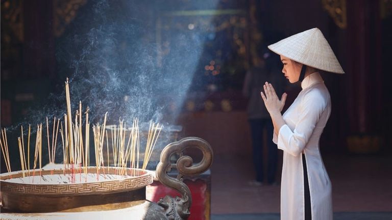 People visit temples to pray for love. | Source: Getty Images