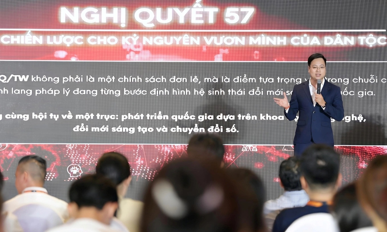 Ông Trần Quang Hưng Chủ tịch HUB Network Phó bí thư Thành đoàn Hà Nội chia sẻ về sự ra đời của vườn ươm | Nguồn GM Vietnam VNExpress