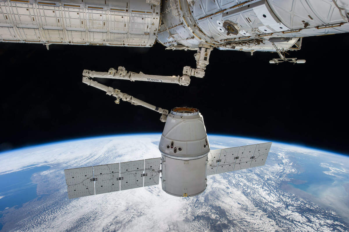 Du lịch vũ trụ sắp trở thagravenh hiện thực