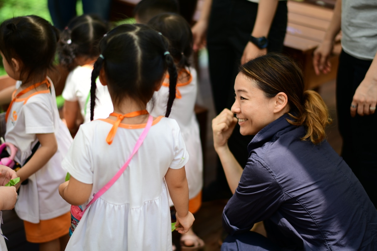 Sanae Takasugi Pizza 4P’s Co-founder and deputy CEO participating in a children’s workshop | Source Pizza 4Ps Sanae Takasugi Pizza 4P’s Cofounder and deputy CEO participating in a children’s workshop Source Pizza 4Ps
