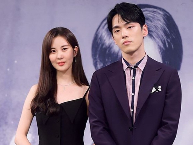 Kim Jung Hyun và Seo Hyun trong họp báo phim Time | Nguồn MBC Kim Jung Hyun vagrave Seohun họp baacuteo phim Time