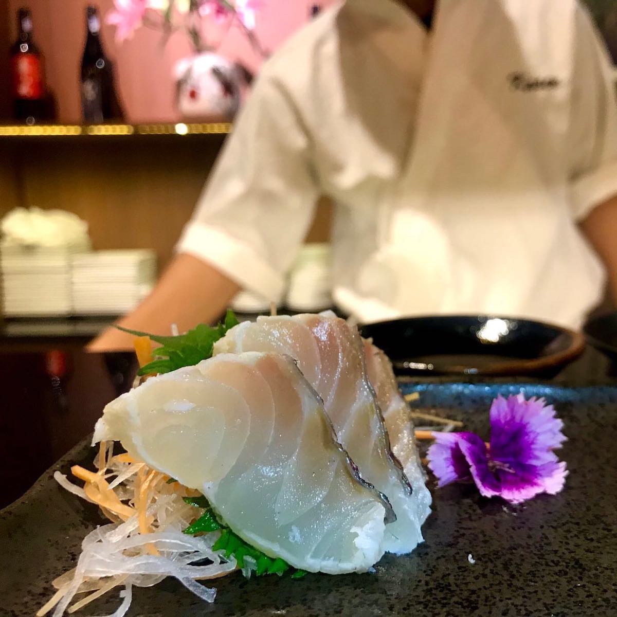 Khái niệm omakase của Kasen là nghệ thuật cùng lúc có thể thoả mãn cái tôi của đầu bếp và trải nghiệm của thực khách Khái niệm omakase của Kasen là nghệ thuật cùng lúc có thể thoả mãn cái tôi của đầu bếp và trải nghiệm của thực khách