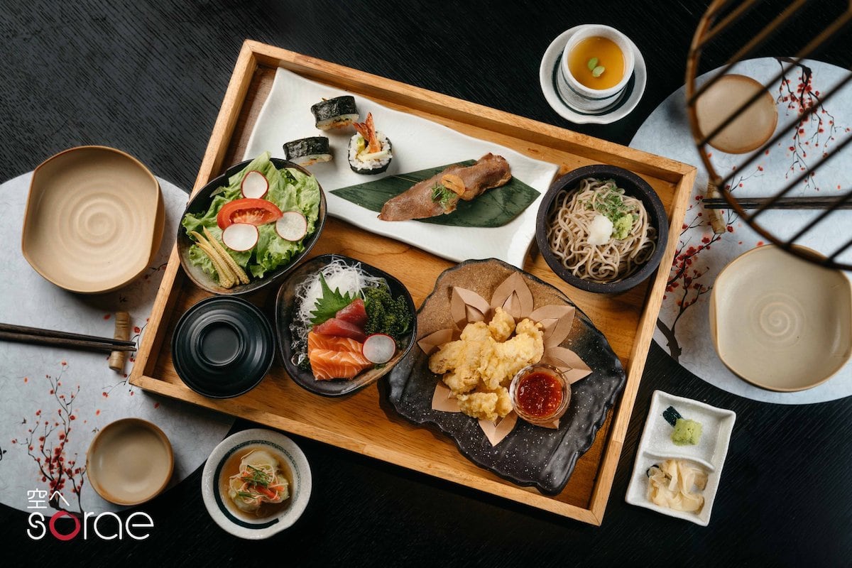 Không đơn thuần phục vụ các món sushi sashimi như bao nhà hàng khác thực đơn của Sorae đa dạng hơn nhờ vào danh mục các món nướng yakitori trứ danh Không đơn thuần phục vụ các món sushi sashimi như bao nhà hàng khác thực đơn của Sorae đa dạng hơn nhờ vào danh mục các món nướng yakitori trứ danh