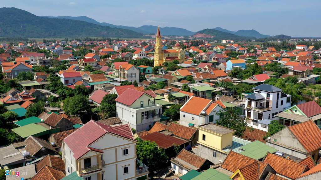 Nhiều địa danh ở Việt Nam thậm chí nổi tiếng vì người dân trong làng mang tiền về xây nhà cao cửa rộng sau những năm tháng xuất khẩu lao động | Nguồn Zing