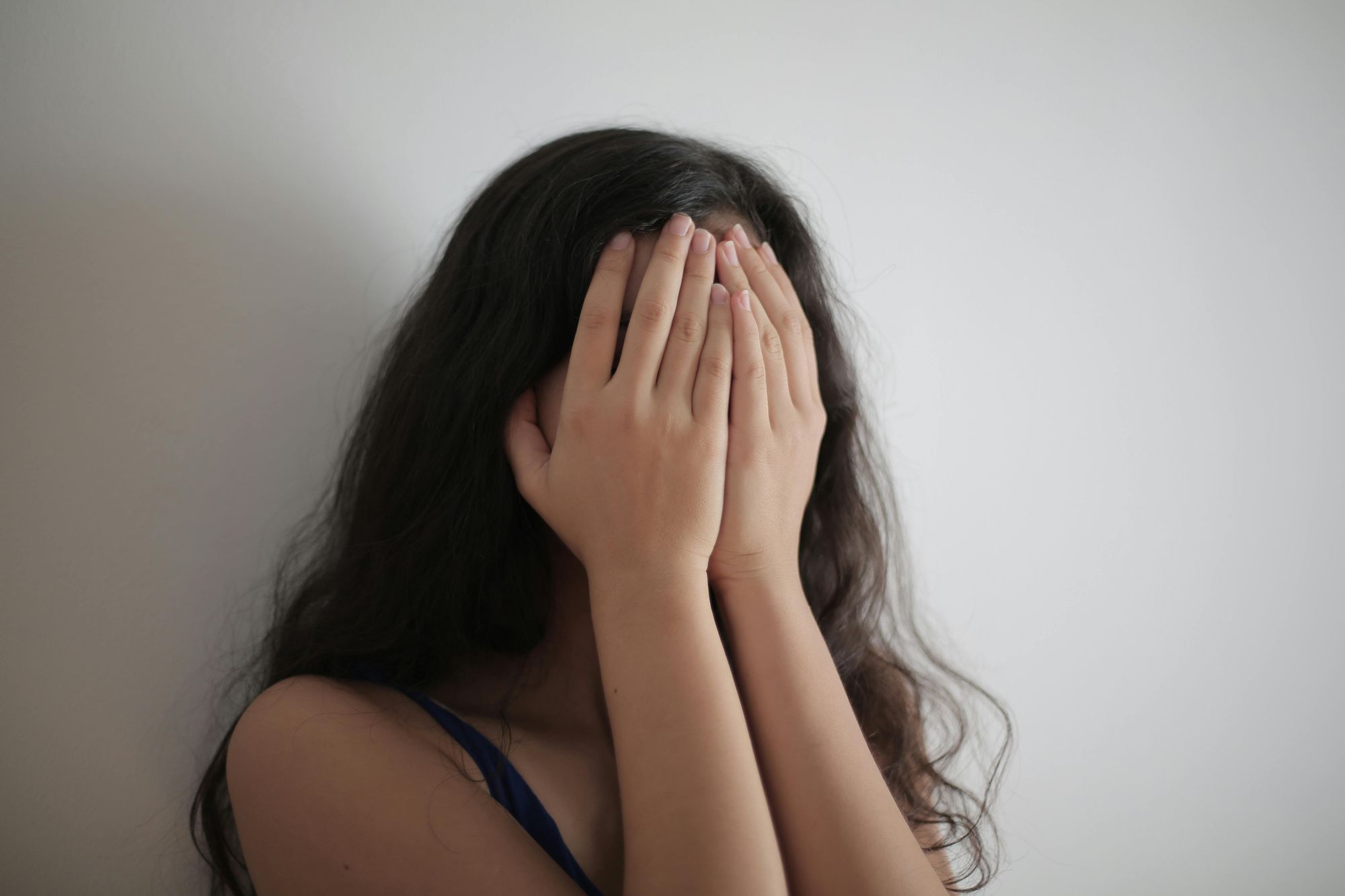 Khi stress kéo dài lâu dần bạn sẽ kiệt sức và không còn hứng thú với công việc hay sở thích cá nhân nữa | Nguồn Pexels Khi stress keacuteo dagravei lacircu dần bạn sẽ kiệt sức vagrave khocircng cograven hứng thuacute với cocircng việc hay sở thiacutech caacute nhacircn nữa Nguồn Pexels