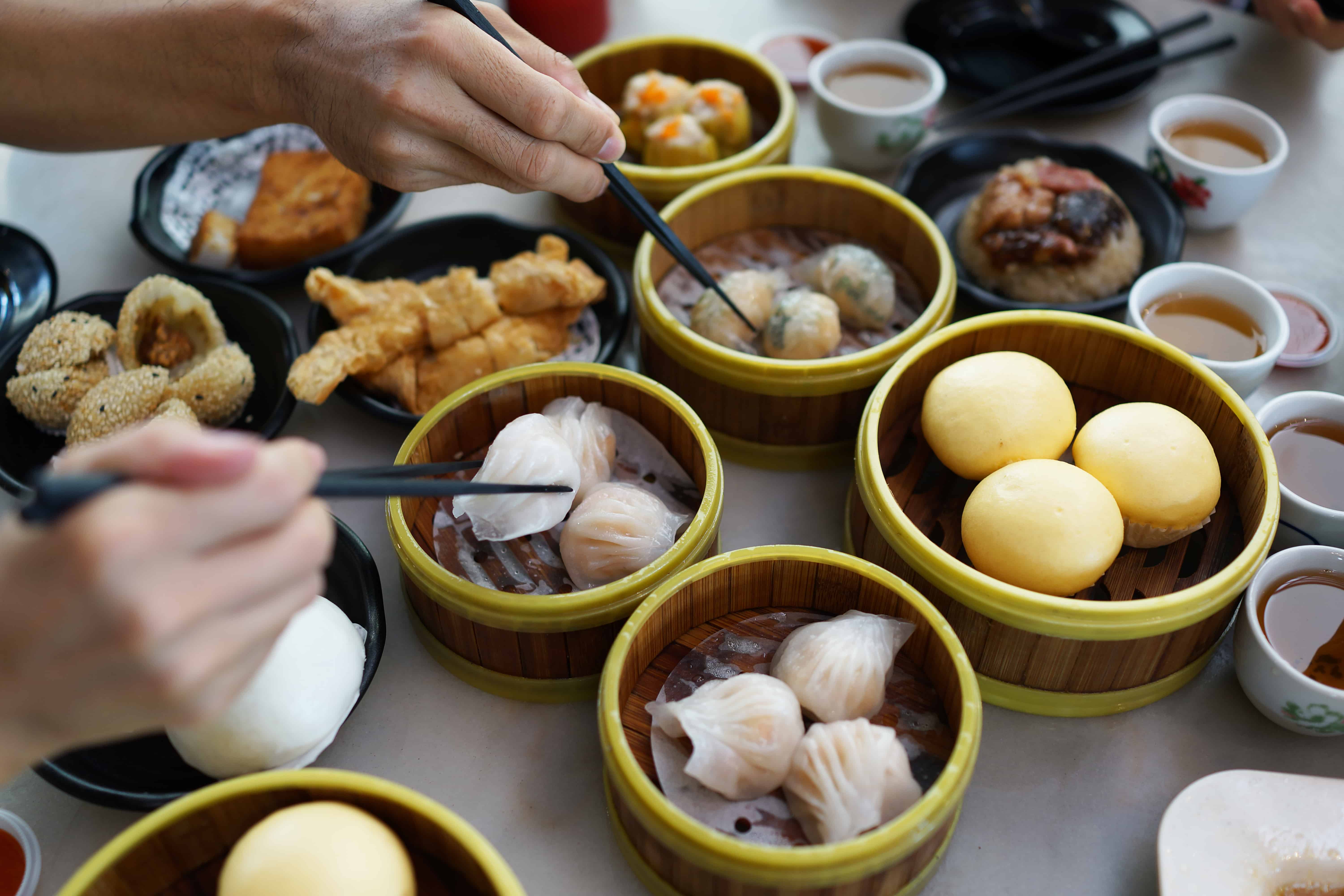 Having dimsum is a classic thing to do and something one shouldn’t miss when in Hong Kong | Source Vietcetera