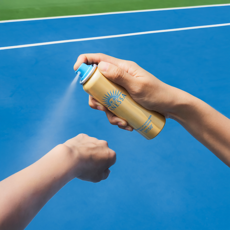 Xịt chống nắng ANESSA Gold Spray duy trì sự bảo vệ liên tục giúp bạn tối đa hóa niềm vui mà không chút lo âu tự tin đắm mình vào từng khoảnh khắc Xịt chống nắng ANESSA Gold Spray duy trigrave sự bảo vệ liecircn tục giuacutep bạn tối đa hoacutea niềm vui magrave khocircng chuacutet lo acircu tự tin đắm migravenh vagraveo từng khoảnh khắc