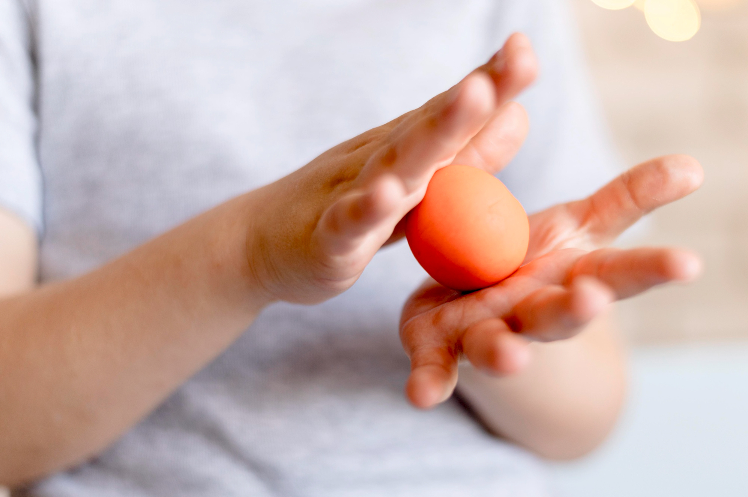 Stress ball bóng xả stress là một quả bóng nhỏ mềm thường làm từ cao su gel hoặc foam Vì tính đàn hồi vốn có nên stress ball rất dễ bóp | Nguồn Freepik Stress ball boacuteng xả stress lagrave một quả boacuteng nhỏ mềm thường lagravem từ cao su gel hoặc foam Vigrave tiacutenh đagraven hồi vốn coacute necircn stress ball rất dễ boacutep Nguồn Freepik
