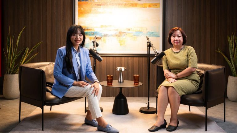 Host Từ Ân và Tổng giám đốc Eras Land - Nguyễn Hương tại Vietnam Innovator Digest. | Nguồn: Vietcetera