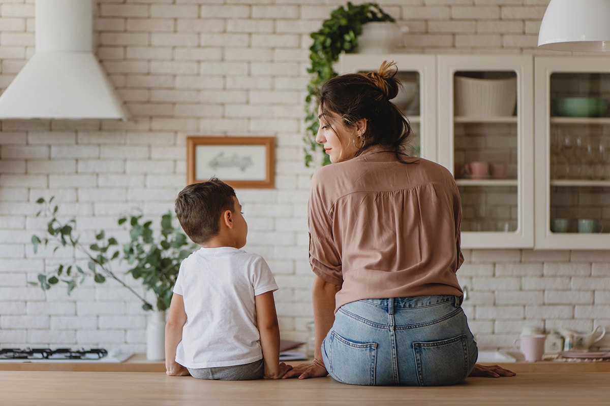 Boy mom: Con trai của mẹ luôn đúng! | Vietcetera