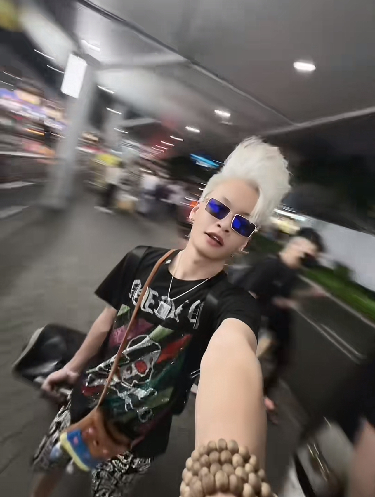 alt alt