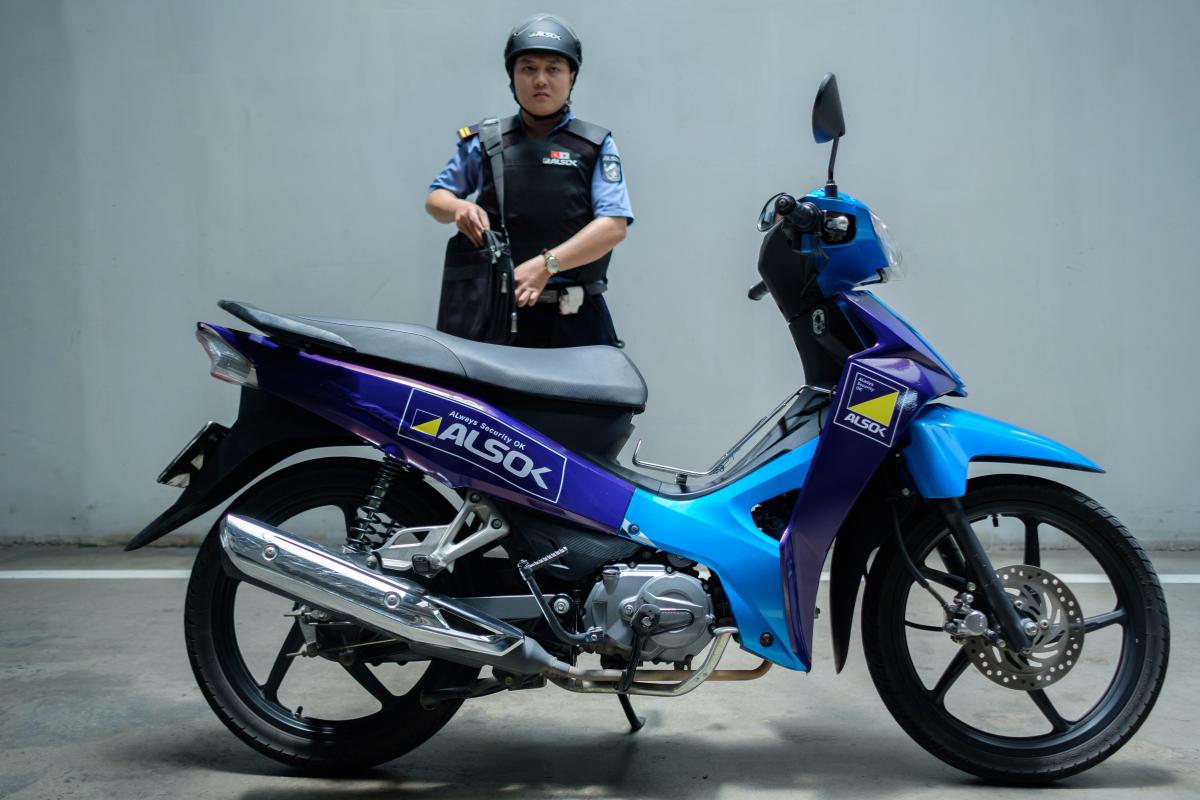 Nhân viên được đào tạo và trang bị theo tiêu chuẩn của ALSOK và quy định của pháp luật Việt Nam | Nguồn ALSOK Việt Nam
