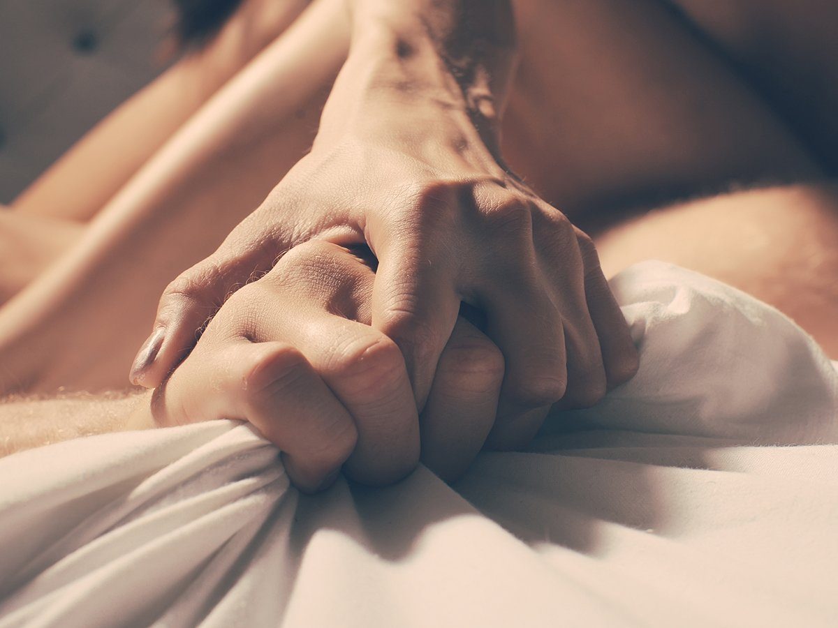 “Mình phải dùng 3-4 phép ẩn dụ khác nhau để nói về trạng thái thăng hoa mà không bị lặp từ” | Nguồn Best Health 22aug2022orgasmduringsexjpg