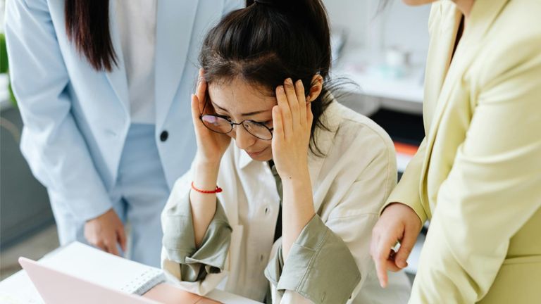 Ai cũng có thể mắc phải tình trạng "cận thị tư duy" mà không hay biết. | Nguồn: Pexels