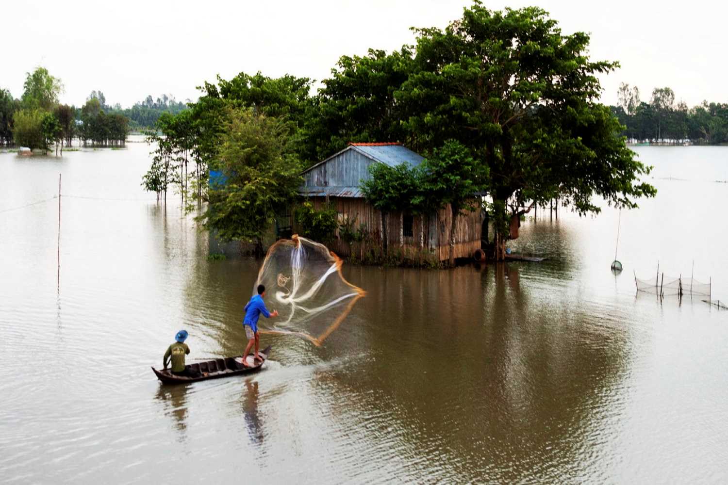 Sông Vàm Nao là con sông điều tiết nước quan trọng tại Đồng bằng sông Cửu Long | Nguồn MIAvn 23apr2024khamphavamnaomuanuocnoioangiang1660674859jpg