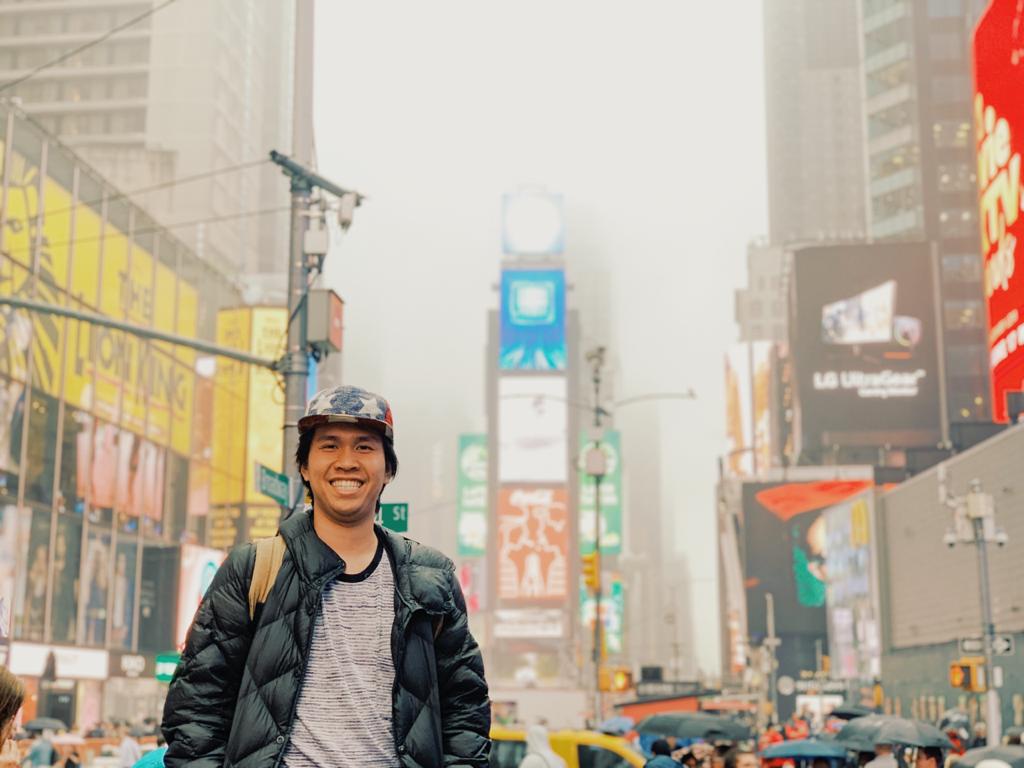 Young creative Toan Mai has a burning passion for advertising and is always full of energy