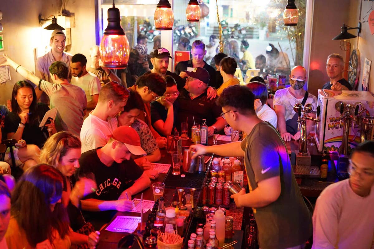 Một đêm say tại 5 quán bar club và sự kiện thân thiện với LGBTQ tại Sài Gòn 3