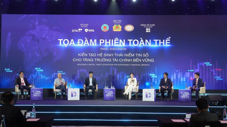 Diễn đàn Digital Trust in Finance 2026 diễn ra với chủ đề “Xây dựng niềm tin số tài chính trong kỷ nguyên AI”. | Nguồn: Báo Đại Biểu Nhân Dân