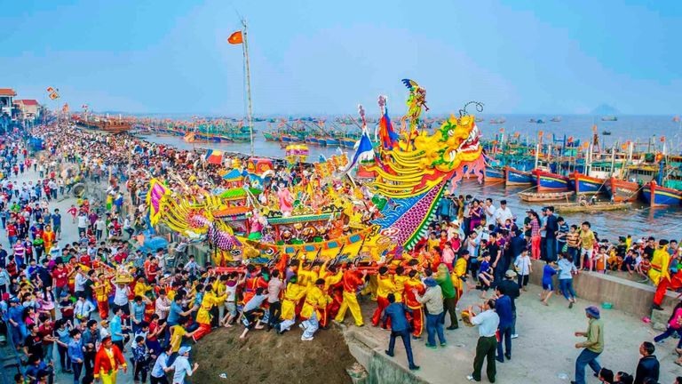 Lễ hội cầu Ngư (Nghinh Ông) tại Thanh Hóa gắn với tín ngưỡng thờ cúng cá voi. | Nguồn: Nhiếp ảnh đời sống