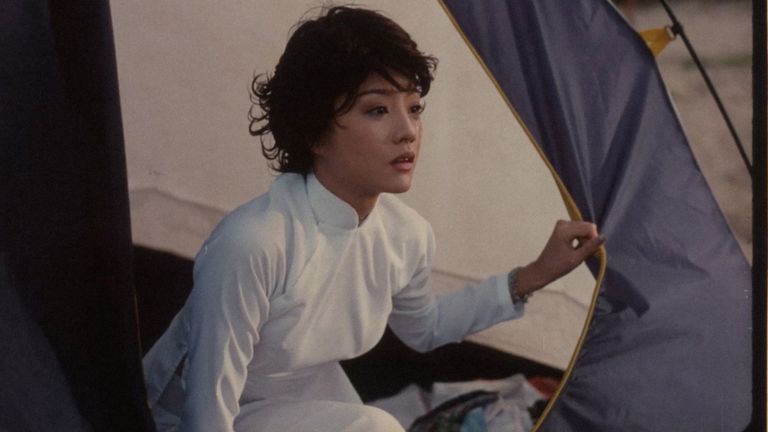 Hoa, one of the main characters in Bar Girls (2003), came from a wealthy family — but chose to become a sex worker. 