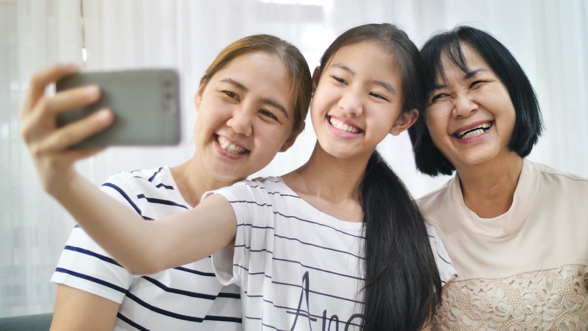 Những tấm ảnh gia đigravenh mdash Chứng nhacircn cho sự đổi thay của xatilde hội2
