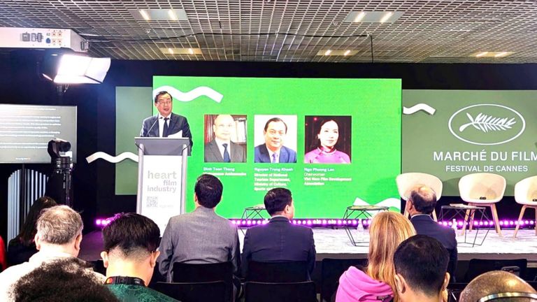 Cục trưởng Cục Du lịch Quốc gia Việt Nam Nguyễn Trùng Khánh phát biểu khai mạc hội thảo tại Cannes 2025. | Nguồn: Cục Du lịch Quốc gia Việt Nam