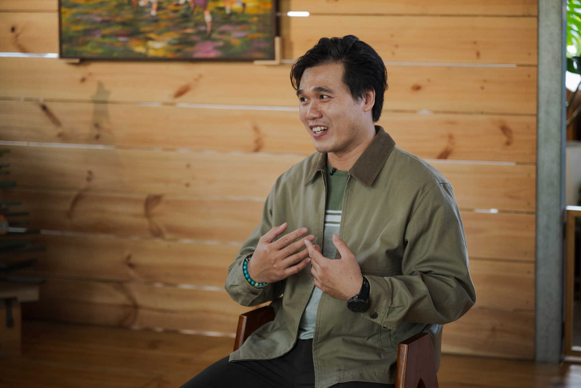 Chỉ riêng việc còn có khả năng cảm nhận còn có người để yêu thương còn có một khoảnh khắc để ở cùng nhau đã là điều đáng để trân quý | Nguồn Khooa Nguyễn cho Vietcetera