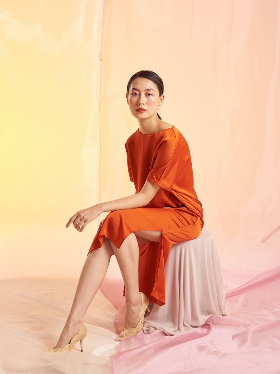 “Thời trang không chỉ là sáng tạo để tạo nên một sản phẩm thời trang đường cắt và kỹ thuật may rất quan trọng” “Thời trang không chỉ là sáng tạo để tạo nên một sản phẩm thời trang đường cắt và kỹ thuật may rất quan trọng”