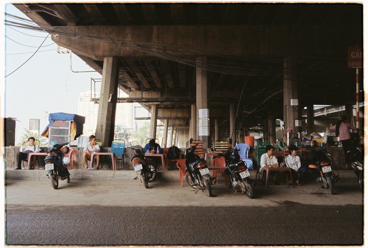 Photo Essay Under the Saigon Bridge3