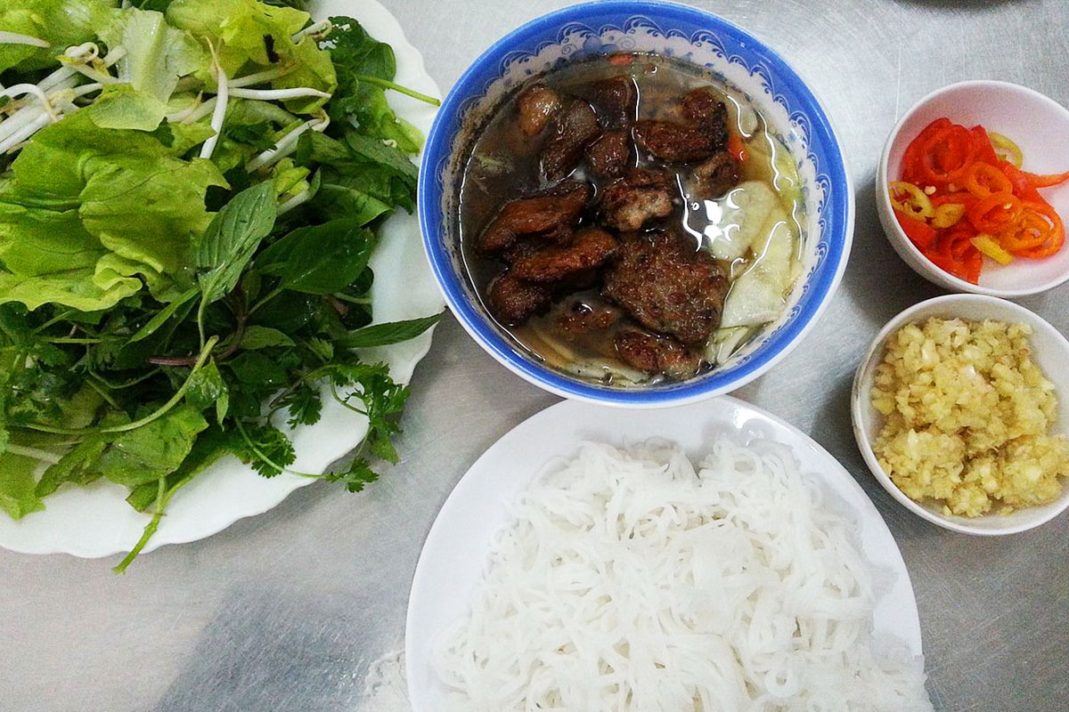 what-local-vietnamese-eat-for-lunch-vietcetera