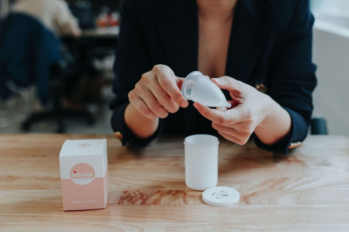 Sau quá trình nghiên cứu và thẩm định nghiêm ngặt Lintimate đã cho ra đời chiếc Lincup đạt tiêu chuẩn quốc tế nhưng vẫn phù hợp với cơ thể phụ nữ châu Á Lincup by Lintimate Những chiếc cốc cứu tinh cho phái đẹp châu Á5