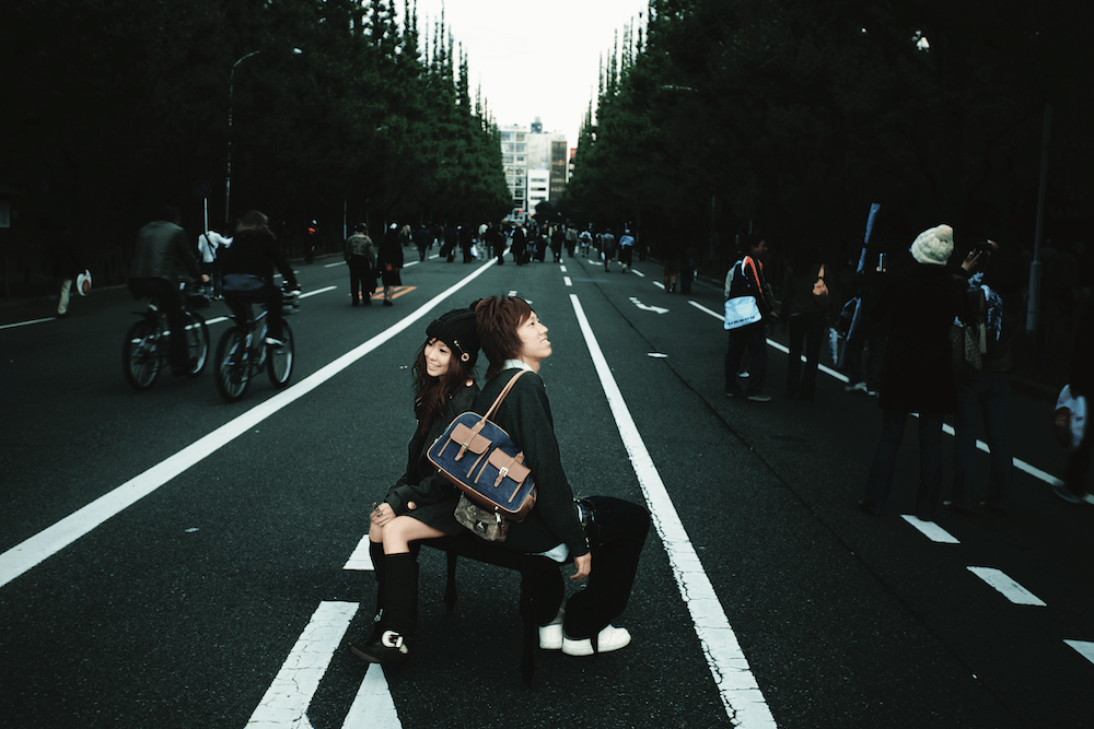 Reeves Design took the Louis Zinc Kissing Bench to Japan and photographed couples on it like these Japanese students Reeves Design took the Louis Zinc Kissing Bench to Japan and photographed couples on it like these Japanese students sizesmaxwidth 1000px 100vw 1000px