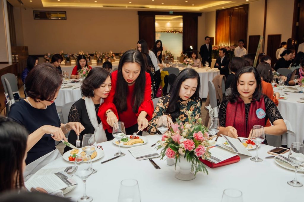“Hiện nay ‘nghi thức’ đã được sử dụng nhiều hơn và không còn là bộ môn lạ đối với nhiều người nữa”| Nguồn Trần Yên Ly ldquoHiện nay lsquonghi thứcrsquo đatilde được sử dụng nhiều hơn vagrave khocircng cograven lagrave bộ mocircn lạ đối với nhiều người nữardquo Nguồn Trần Yecircn Ly